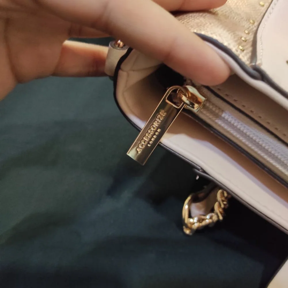 Accessorize London handbag - Picture 5 of 13